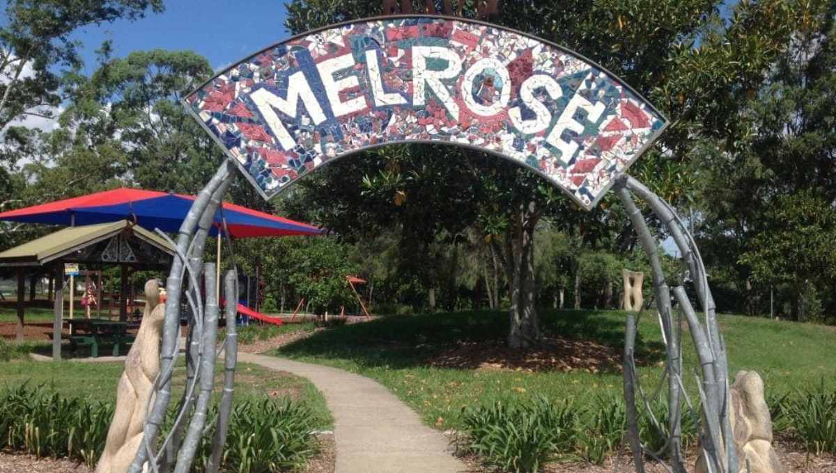 Melrose Park entrance, as visited from Shorncliffe train line