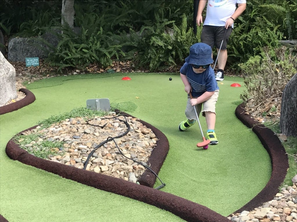 Qld school holiday - Victoria Park, Brisbane Putt Putt, Playground & Bistro