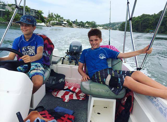 things to do in noosa with kids boat