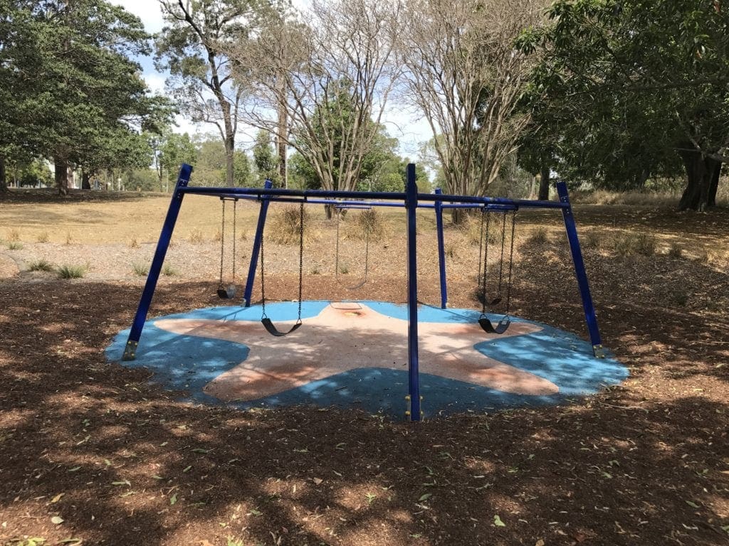 colmslie beach reserve swings