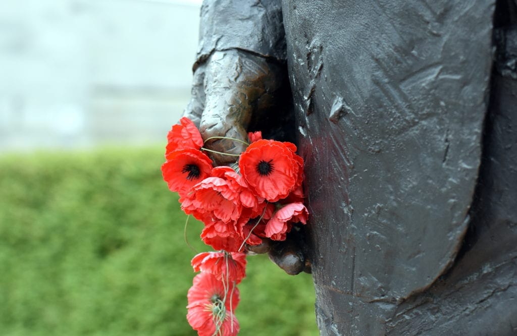 anzac day poems statue