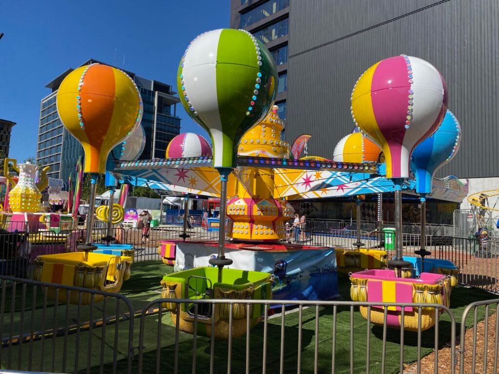 Ekka kids carousel balloon ride