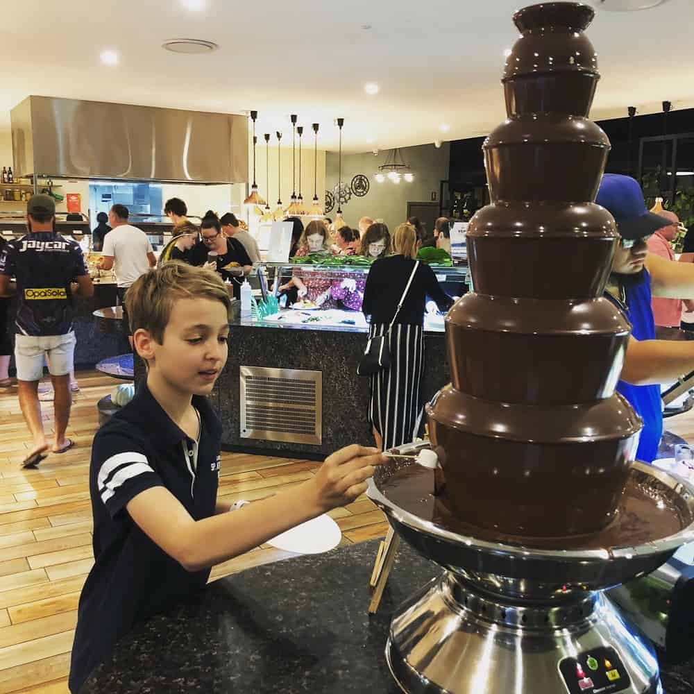 Arialas buffet Kippa Ring - chocolate fountain