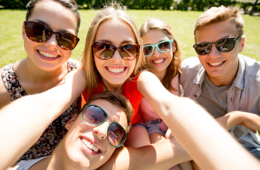 Teenagers take a selfie at Schoolies